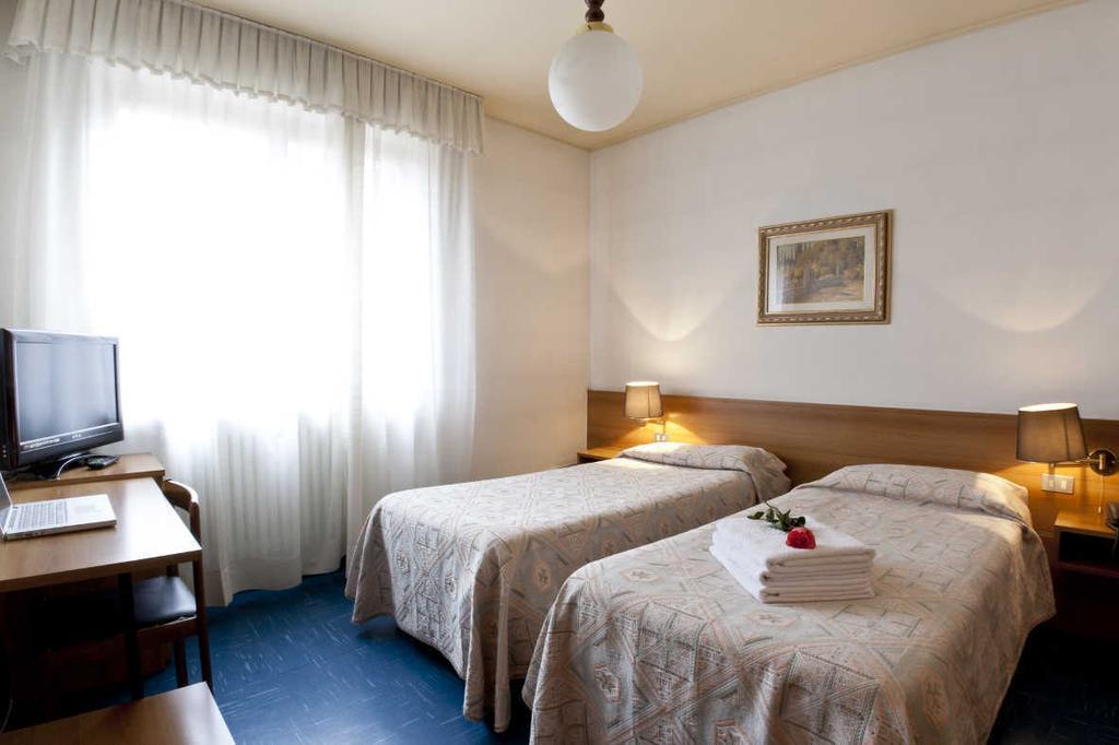Hotel Dante Ponte nellʼAlpi Eksteriør billede